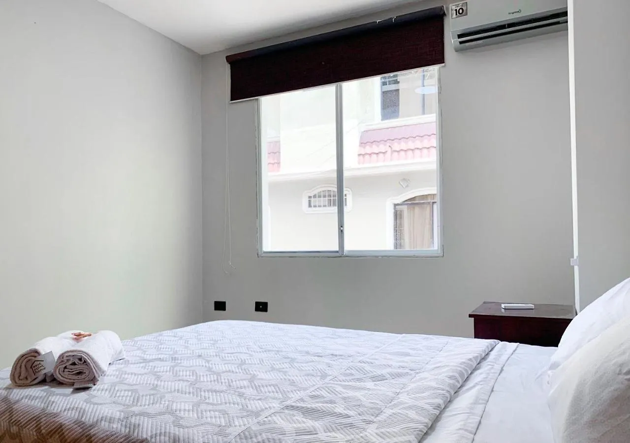 Departamento De 3 Dormitorios Cerca Al Mall San Marino Guayaquil 0*,