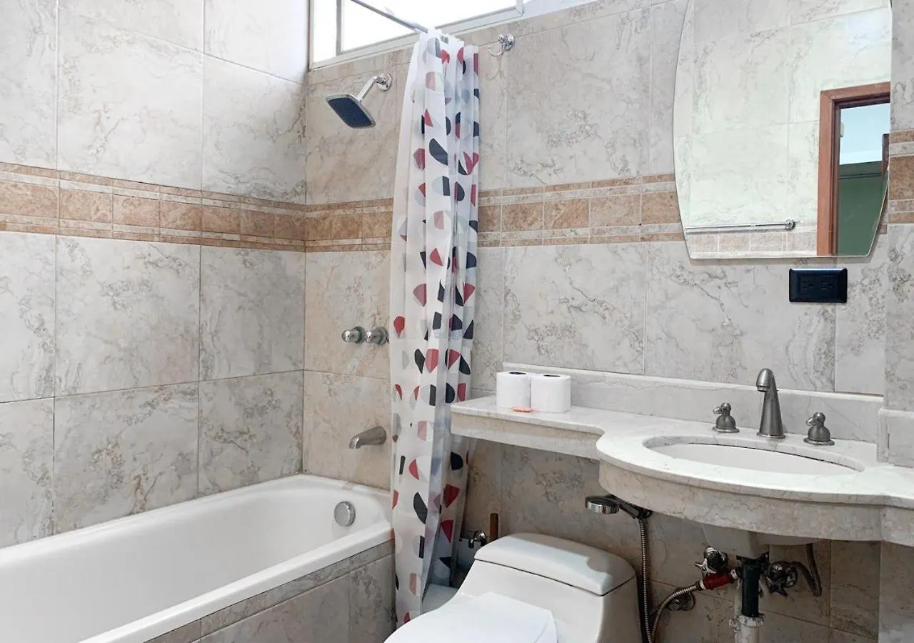 Departamento De 3 Dormitorios Cerca Al Mall San Marino Guayaquil Apartment